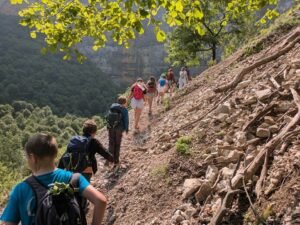 Rando des jeunes a la grotte du Bournillon